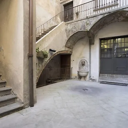 Aedes Mercatorum Apartment